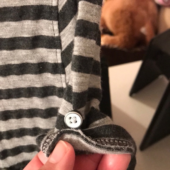 ❌SOLD❌Super soft striped pocket tee - Picture 4 of 5